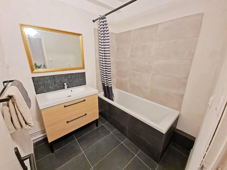 Gregbnb - T2 Design 43M2 - Toulon Est - Wifi Fibre - N2 Exterior foto